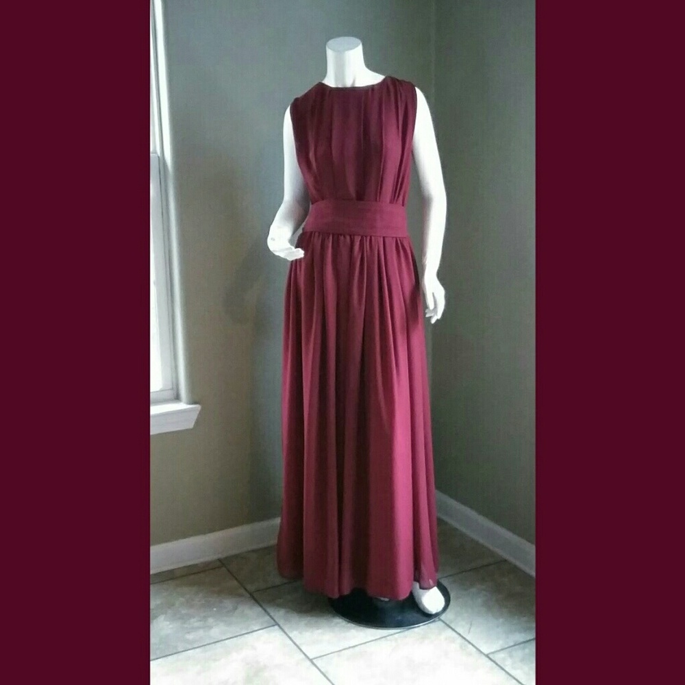Bridesmaid Dress / Gown